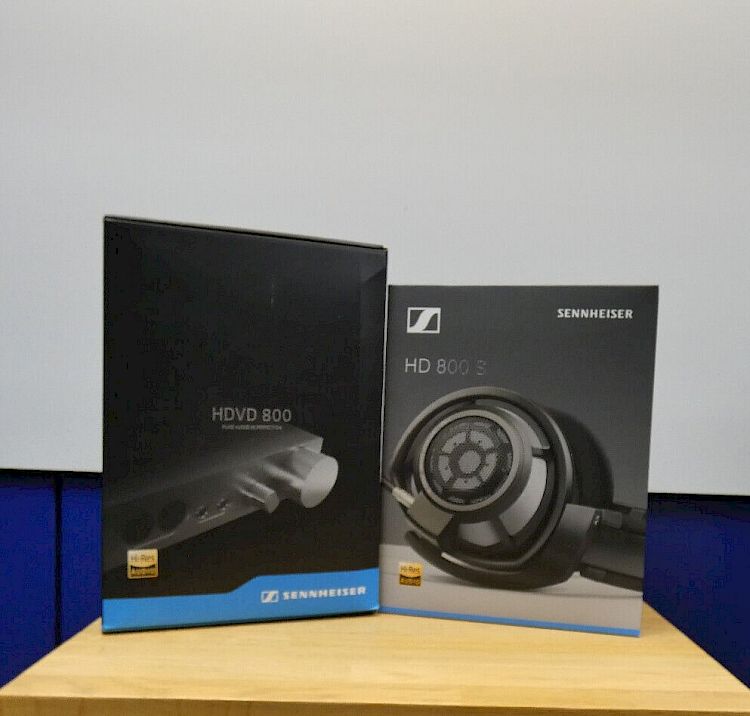 Image of Sennheiser HDVD800 Headphone Amplifier & HD800S Headphones Bundle For sale at iDreamAV
