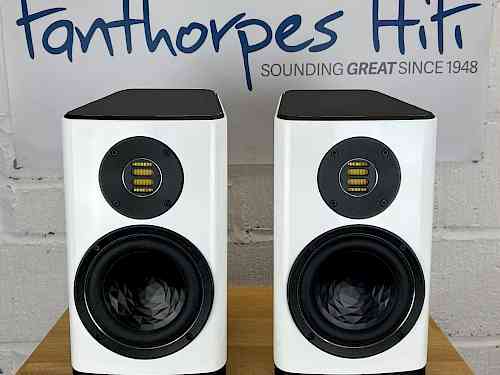 Used Elac Vela BS 403 Bookshel...