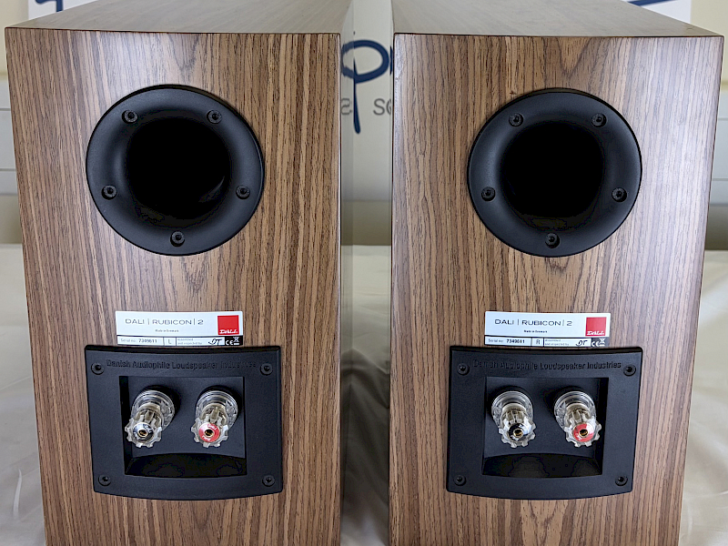 Dali Rubicon 2 Bookshelf Speakers for sale - image 1
